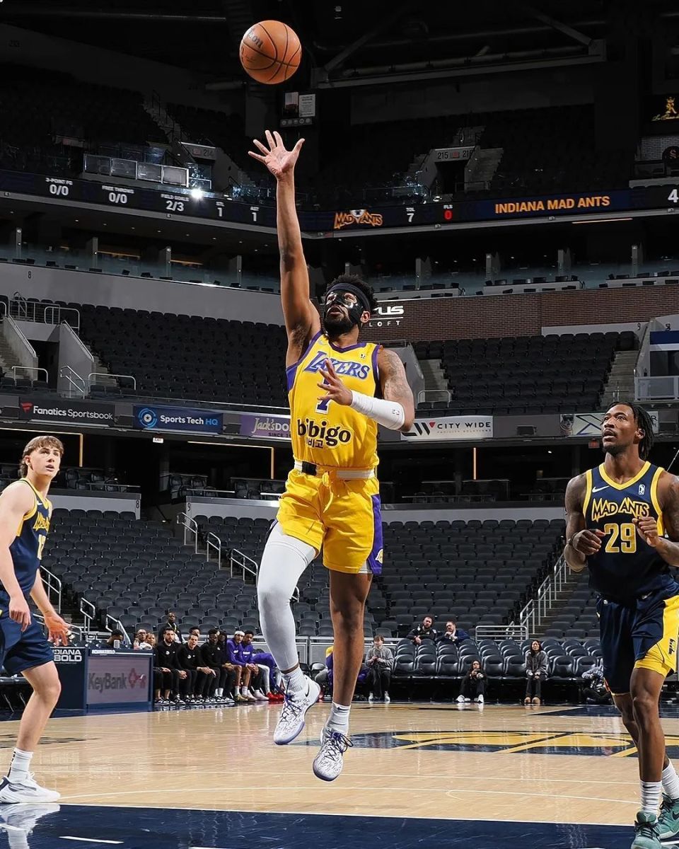 西蒙斯险胜格林，篮网关键表现点燃全场！