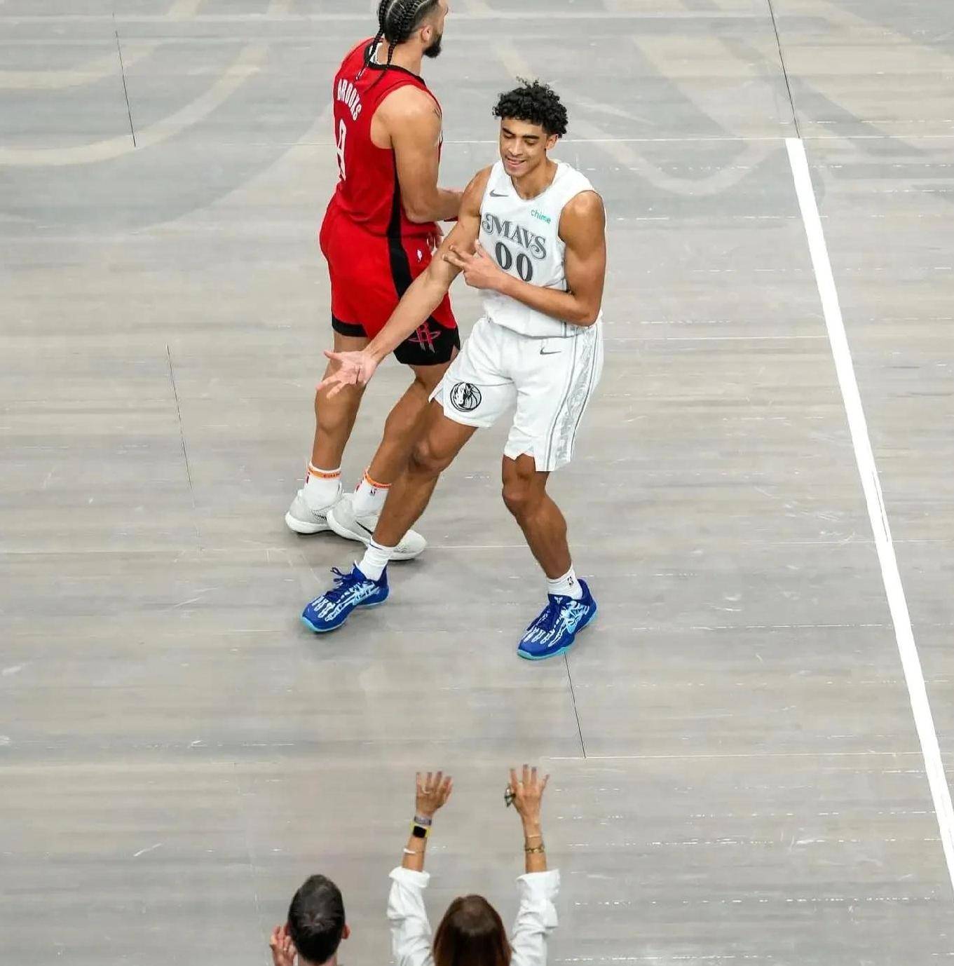 浓眉哥在西班牙队比赛中爆冷，高光表现引发热议！的简单介绍